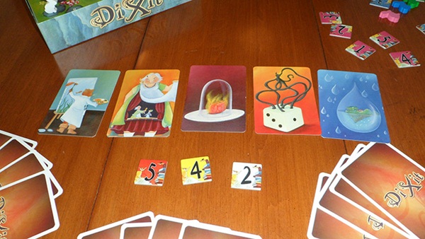 Dixit-board-game-2