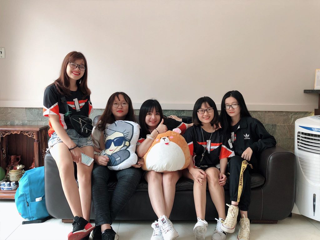 Giày cột dây nữ
