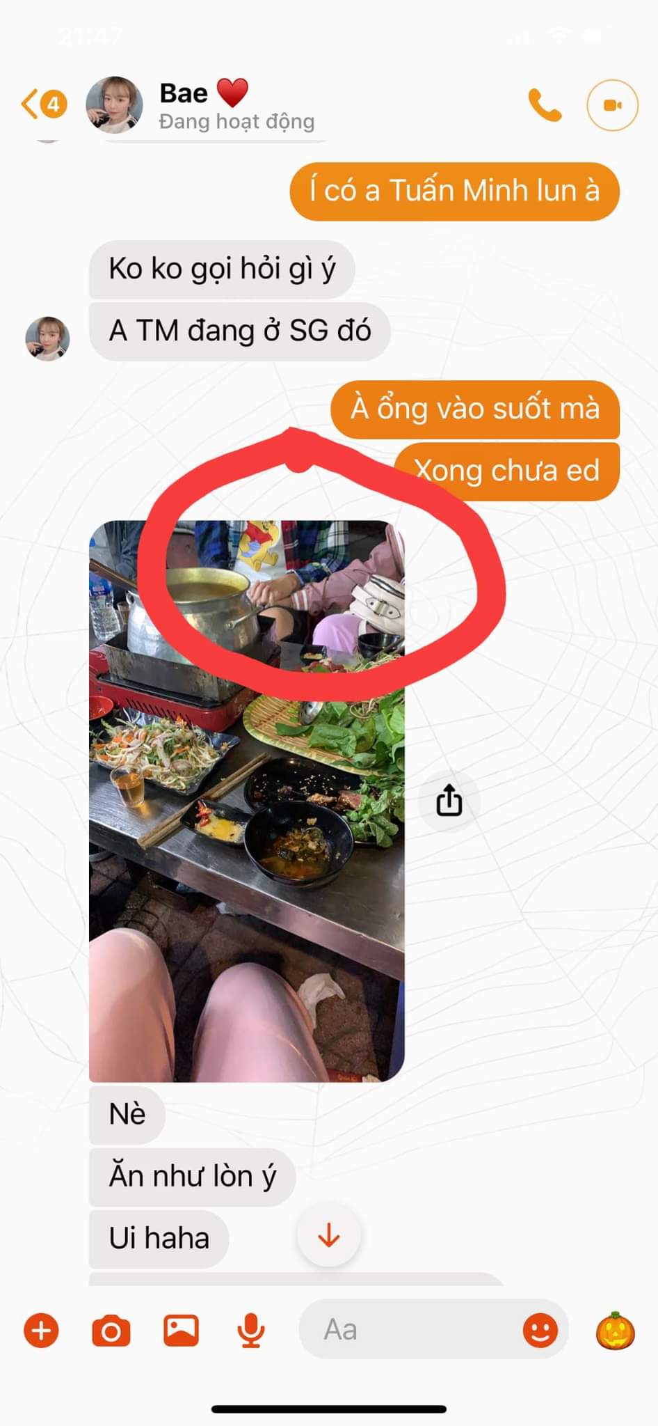 Tin nhắn giữa bạn gái và anh chàng streamer