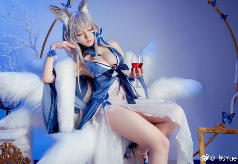 Bộ ảnh cosplay nhân vật Shinano trong Azur Lane phiên bản "đậm chất xôi thịt"