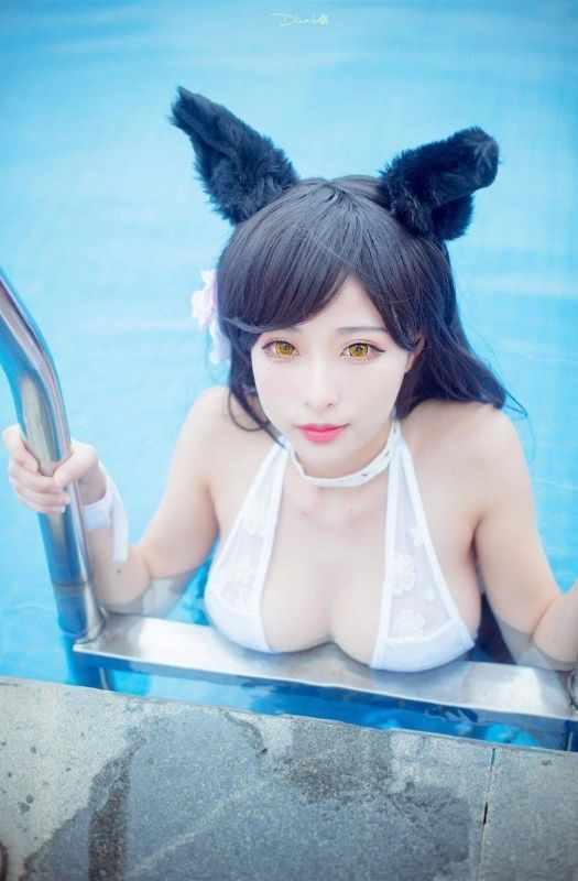 Loạt ảnh cosplay nàng Atago siêu gợi cảm trong Azur Lane