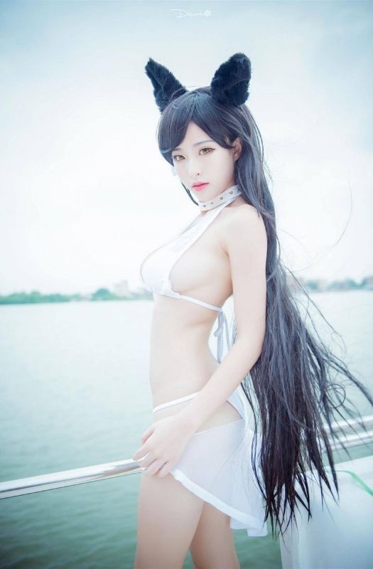 Loạt ảnh cosplay nàng Atago siêu gợi cảm trong Azur Lane