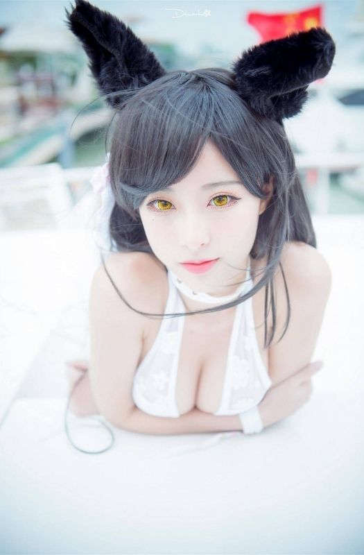 Loạt ảnh cosplay nàng Atago siêu gợi cảm trong Azur Lane
