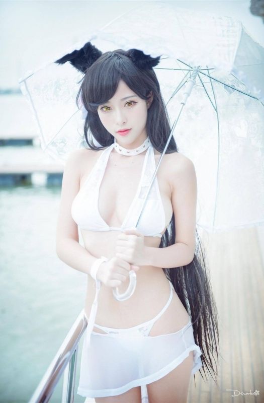 Loạt ảnh cosplay nàng Atago siêu gợi cảm trong Azur Lane