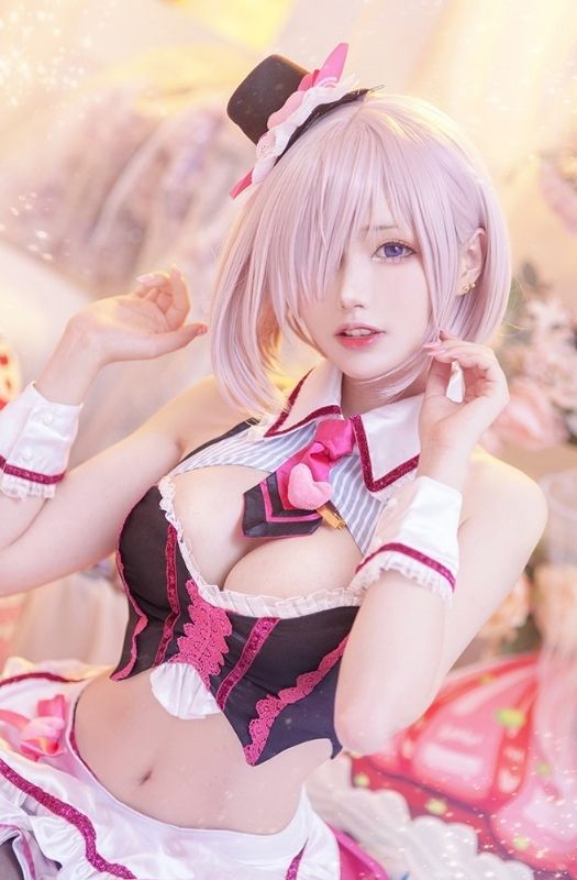 Bộ ảnh cosplay mỹ nhân Mashu Kyrielight của Fate/Grand Order vô cùng gợi cảm
