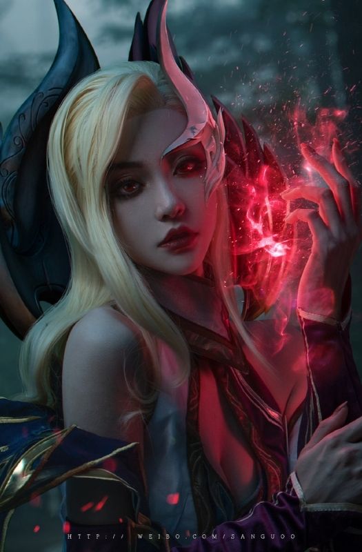 Bộ ảnh cosplay Morgana Tiên Hắc Ám đầy cuốn hút với vẻ ngoài ma mị và bí ẩn