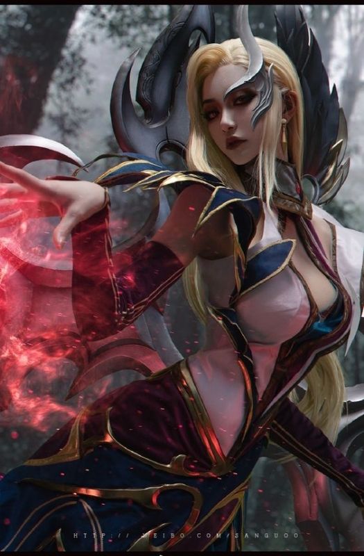 Bộ ảnh cosplay Morgana Tiên Hắc Ám đầy cuốn hút với vẻ ngoài ma mị và bí ẩn