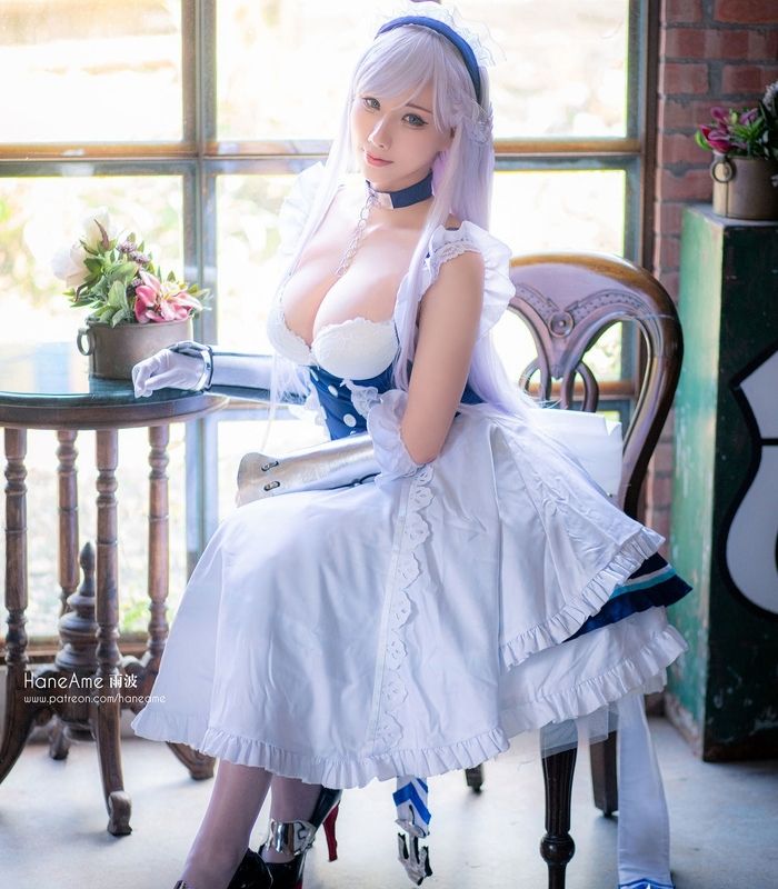 Loạt ảnh cosplay nhân vật Belfast vô cùng ngây thơ nhưng không kém phần gợi cảm