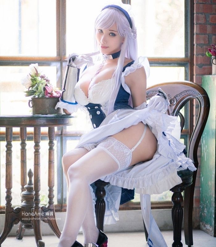 Loạt ảnh cosplay nhân vật Belfast vô cùng ngây thơ nhưng không kém phần gợi cảm