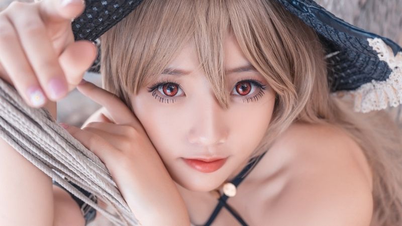 Loạt ảnh cosplay nhân vật Jean Bart phiên bản bikini với tâm hồn gợi cảm trong Azur Lane 