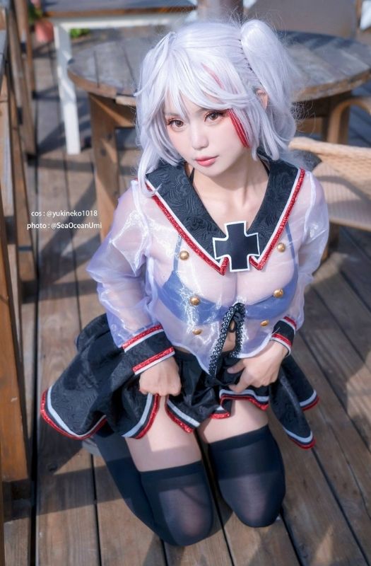 Loạt ảnh cosplay mỹ nhân Prinz Eugen trong tựa game di động Azur Lane