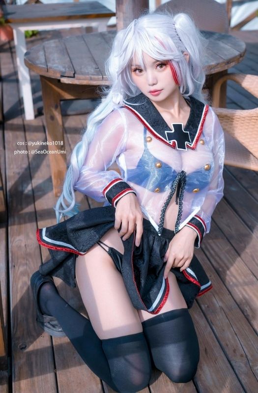 Loạt ảnh cosplay mỹ nhân Prinz Eugen trong tựa game di động Azur Lane