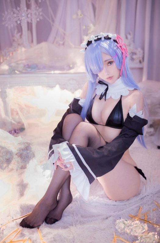 Bộ ảnh cosplay nữ nhân vật Rem dễ thương trong Re:Zero