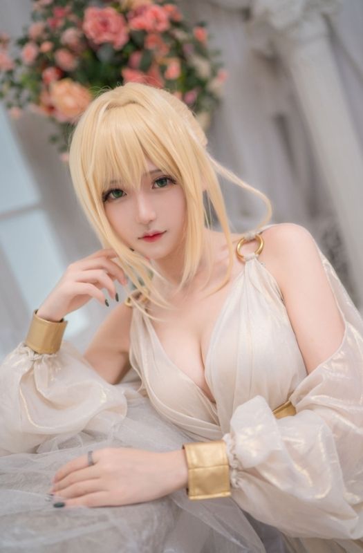 Bộ ảnh cosplay Nero Claudius phiên bản vô cùng sexy khiến người xem phải bỏng mắt