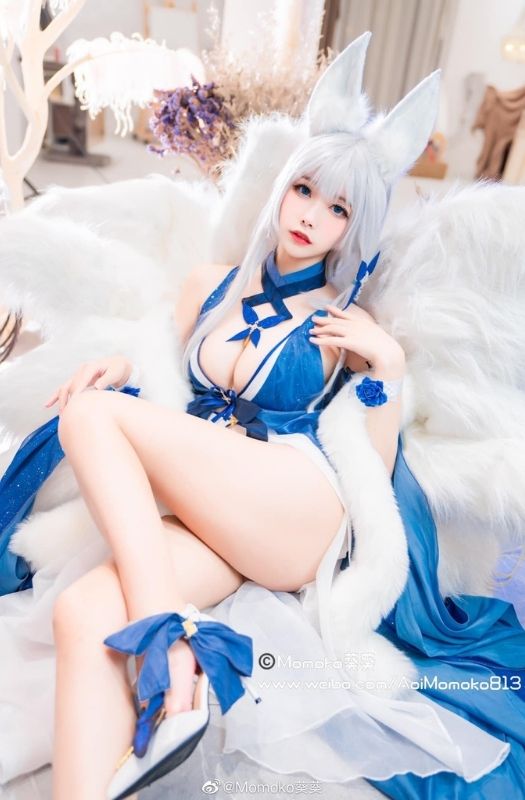 Loạt ảnh cosplay nhân vật Shinano với trang dạ hội vòng 1 hở bạo