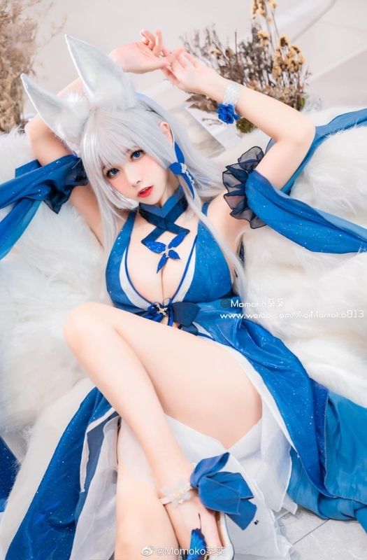 Loạt ảnh cosplay nhân vật Shinano với trang dạ hội vòng 1 hở bạo