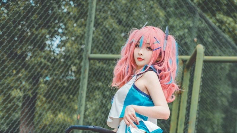 Bộ ảnh cosplay nhân vật USS Bremerton trong Azur Lane khiến người xem phải bỏng mắt