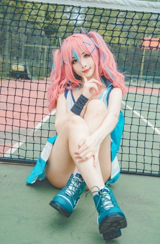 Bộ ảnh cosplay nhân vật USS Bremerton trong Azur Lane khiến người xem phải bỏng mắt