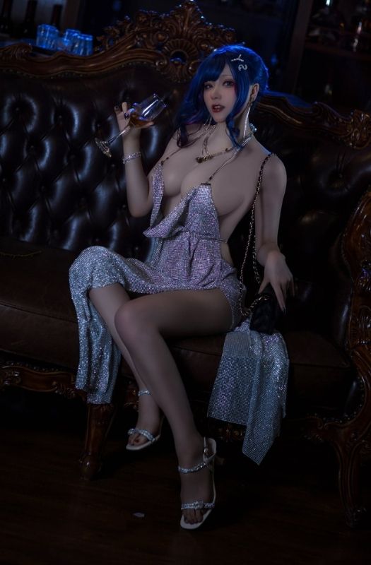 Loạt ảnh cosplay nhân vật St.Louis trong Azur Lane với tâm hồn to tròn gợi cảm