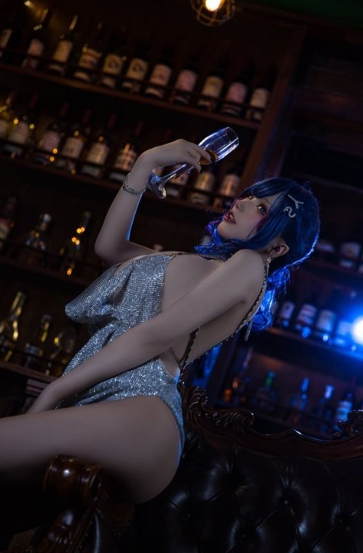 Loạt ảnh cosplay nhân vật St.Louis trong Azur Lane với tâm hồn to tròn gợi cảm