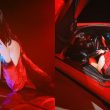 Cùng chiêm ngưỡng bộ ảnh cosplay mỹ nhân Taihou của Azur Lane diện bikini khoe dáng bên siêu xe