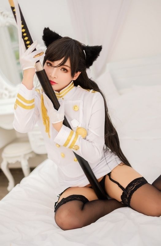 Bộ ảnh cosplay nhân vật Atago trong Azurlane với gương mặt xinh đẹp và vóc dáng sexy hết nấc