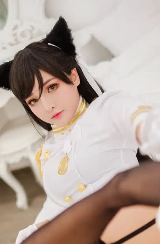 Bộ ảnh cosplay nhân vật Atago trong Azurlane với gương mặt xinh đẹp và vóc dáng sexy hết nấc