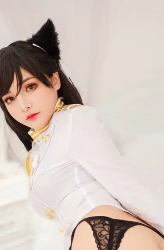 Bộ ảnh cosplay nhân vật Atago trong Azurlane với gương mặt xinh đẹp và vóc dáng sexy hết nấc