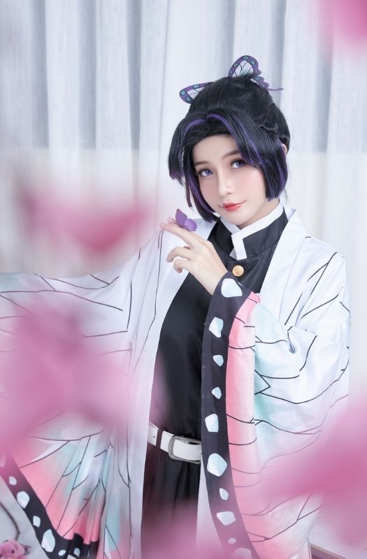 Bộ ảnh cosplay Trùng trụ Shinobu của Kimetsu no Yaiba vô cùng xuất sắc và không kém phần nóng bỏng