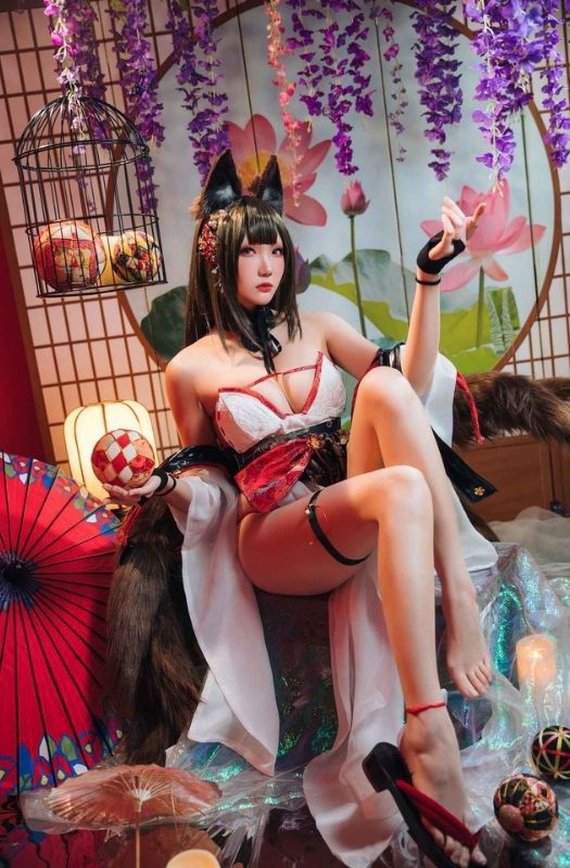 Bộ ảnh cosplay Ahri phong cách Tết nguyên đáng đầy nóng bỏng và gợi cảm