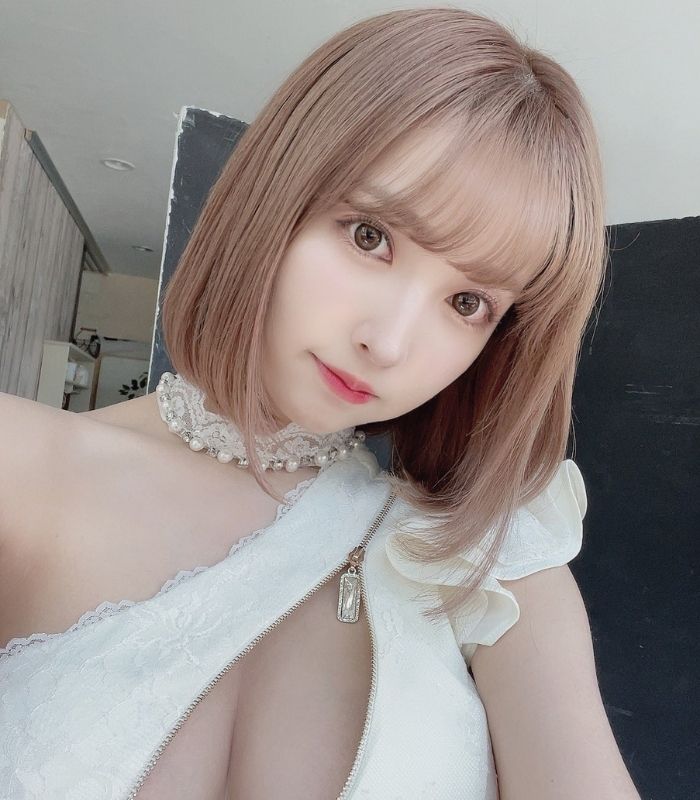 Laneige Two Tone Lip Bar cam san hô pha chút hồng dịu dàng