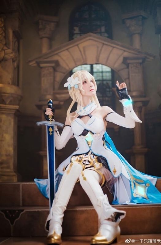 Bộ ảnh cosplay nhân vật Lumine đẹp lung linh và vô cùng chân thật