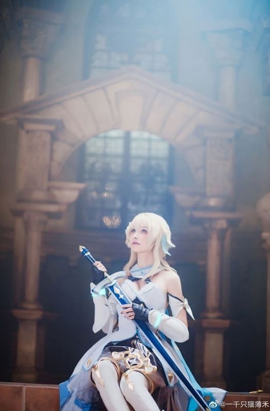 Bộ ảnh cosplay nhân vật Lumine đẹp lung linh và vô cùng chân thật