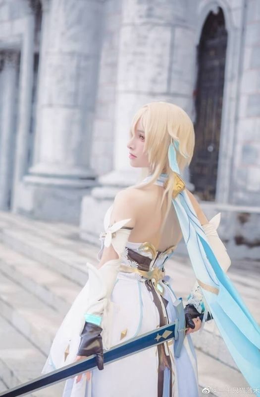 Bộ ảnh cosplay nhân vật Lumine đẹp lung linh và vô cùng chân thật