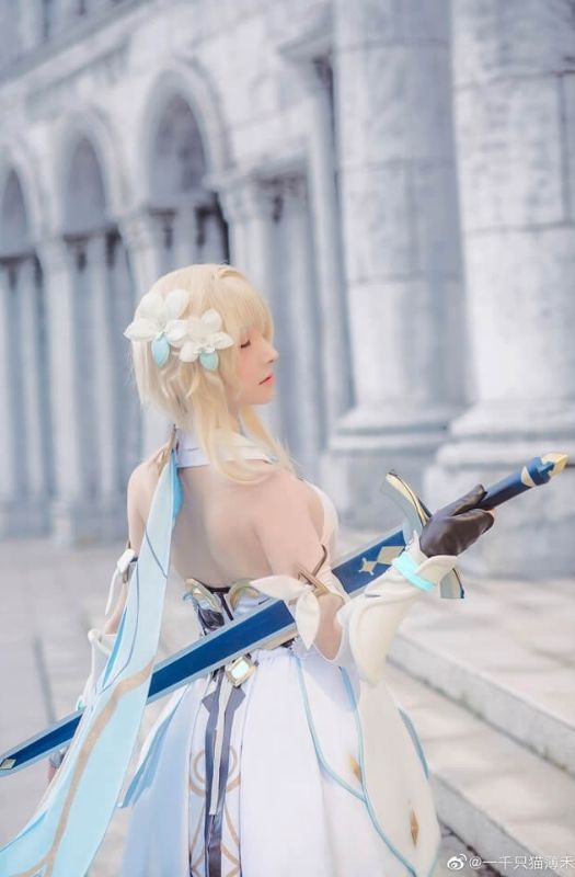 Bộ ảnh cosplay nhân vật Lumine đẹp lung linh và vô cùng chân thật