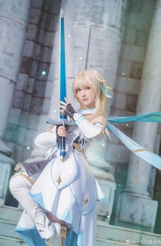 Bộ ảnh cosplay nhân vật Lumine đẹp lung linh và vô cùng chân thật