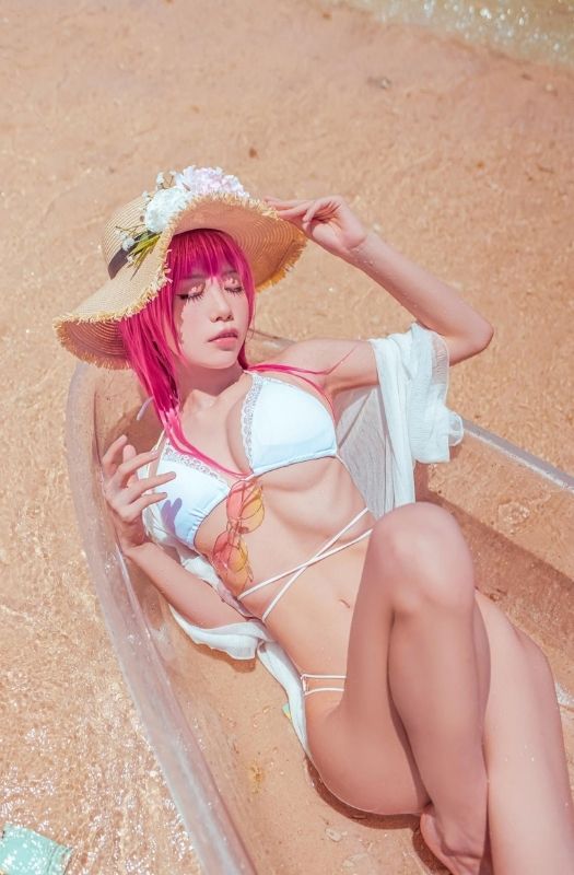 Bộ ảnh cosplay nàng Surcouf tâm hồn nuột nà trong Azur Lane