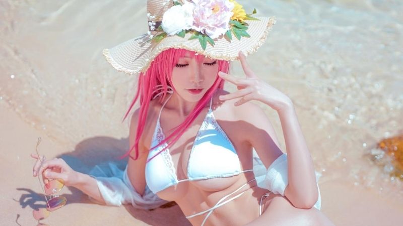 Bộ ảnh cosplay nàng Surcouf tâm hồn nuột nà trong Azur Lane