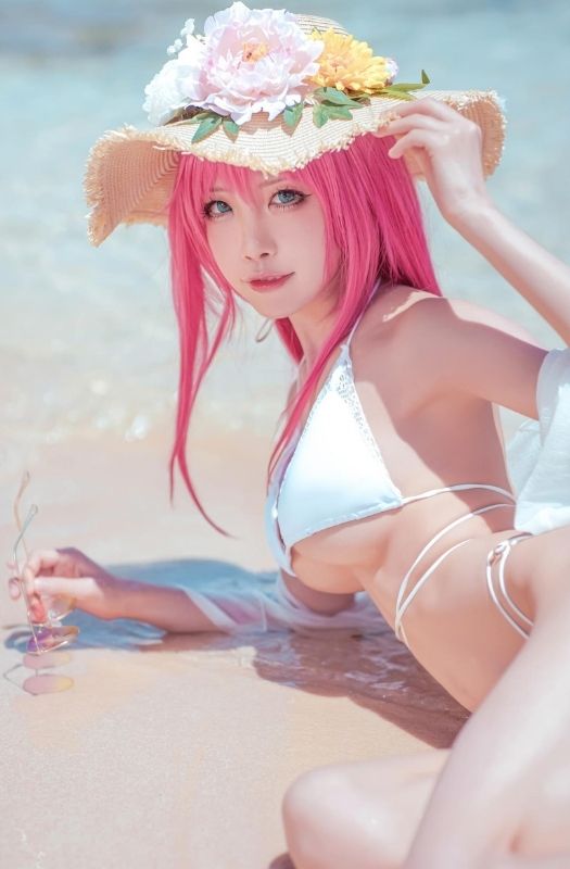 Bộ ảnh cosplay nàng Surcouf tâm hồn nuột nà trong Azur Lane