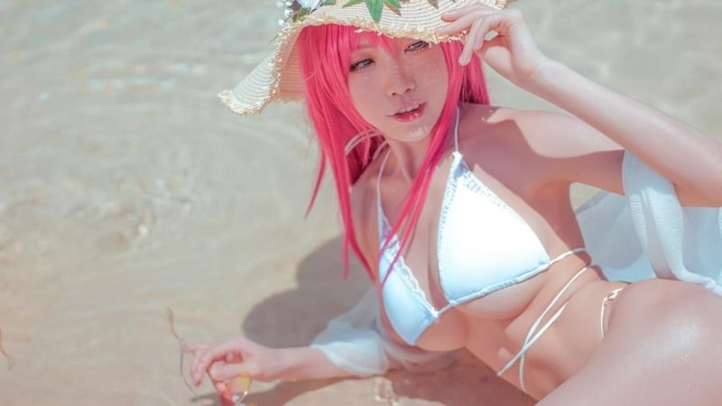 Bộ ảnh cosplay nàng Surcouf tâm hồn nuột nà trong Azur Lane