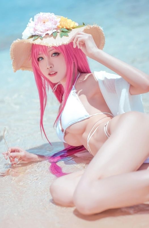 Bộ ảnh cosplay nàng Surcouf tâm hồn nuột nà trong Azur Lane