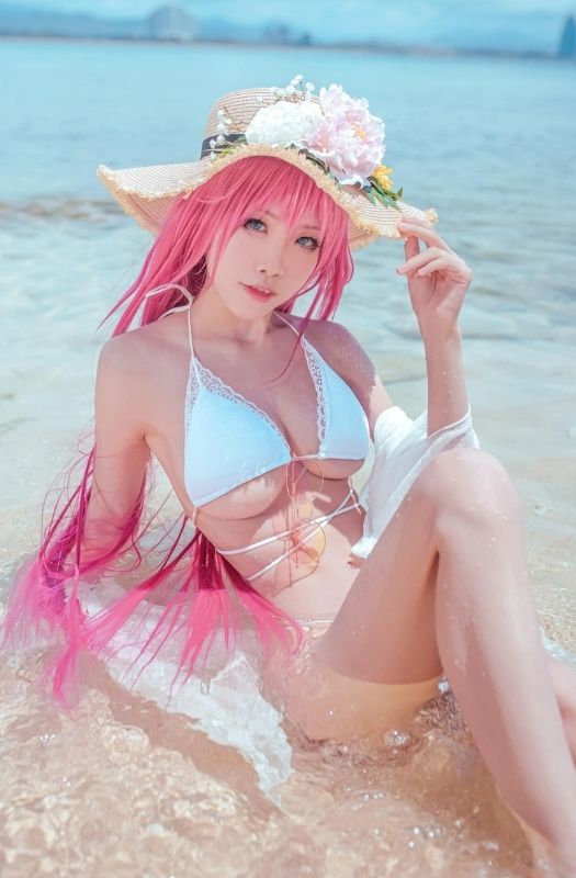 Bộ ảnh cosplay nàng Surcouf tâm hồn nuột nà trong Azur Lane