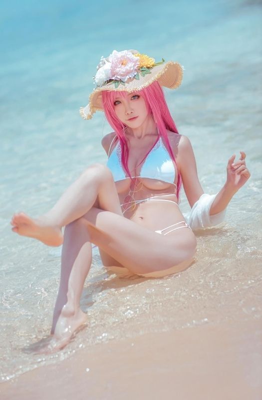 Bộ ảnh cosplay nàng Surcouf tâm hồn nuột nà trong Azur Lane