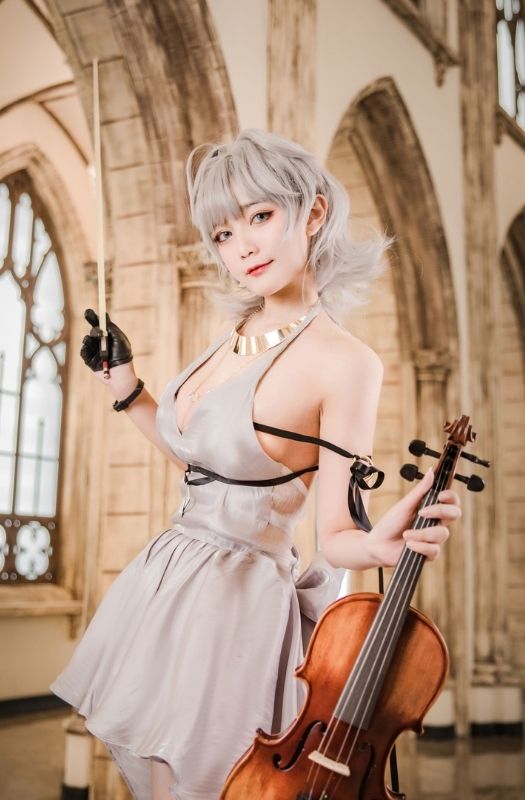 Bộ ảnh cosplay nhân vật Seattle đáng yêu trong Azur Lane