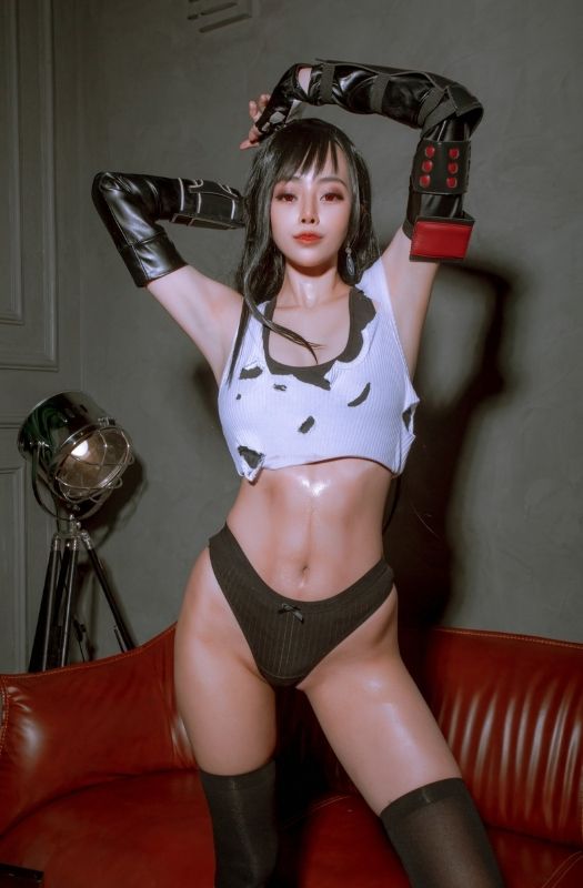 Bộ ảnh cosplay mỹ nhân Tifa với ngoại hình đầy nóng bỏng trong Final Fantasy