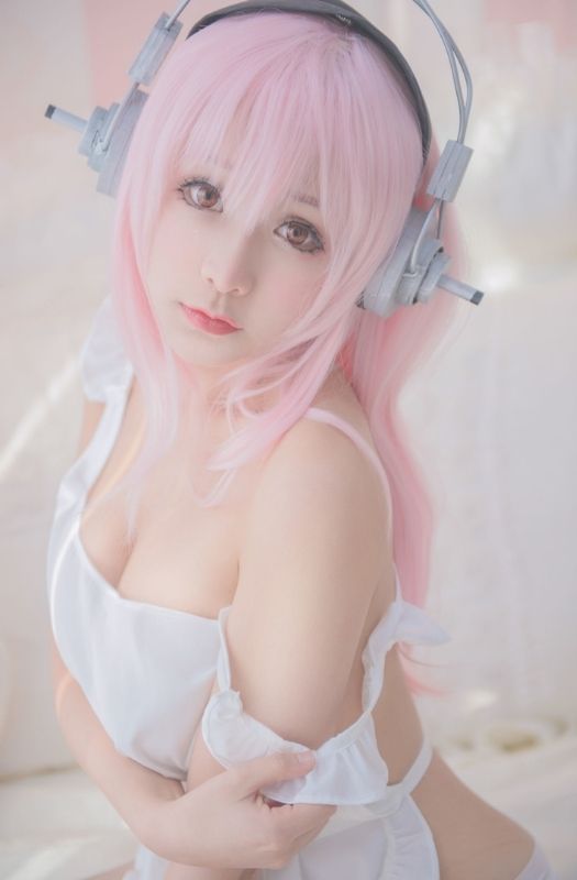 Bộ ảnh cosplay cô nàng Super Sonico phiên bản ngoài đời thực cực kỳ gợi cảm