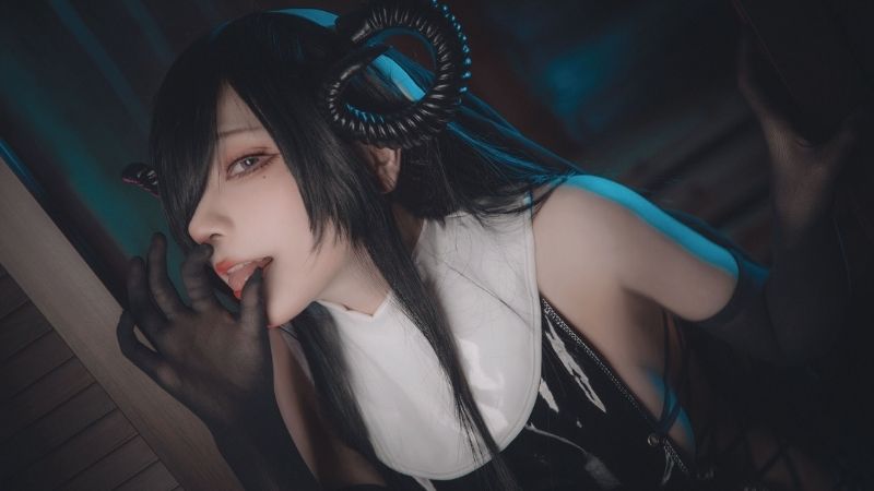 Bộ ảnh cosplay nữ quỷ Succubus phiên bản đầy ma mị, cuốn hút người xem
