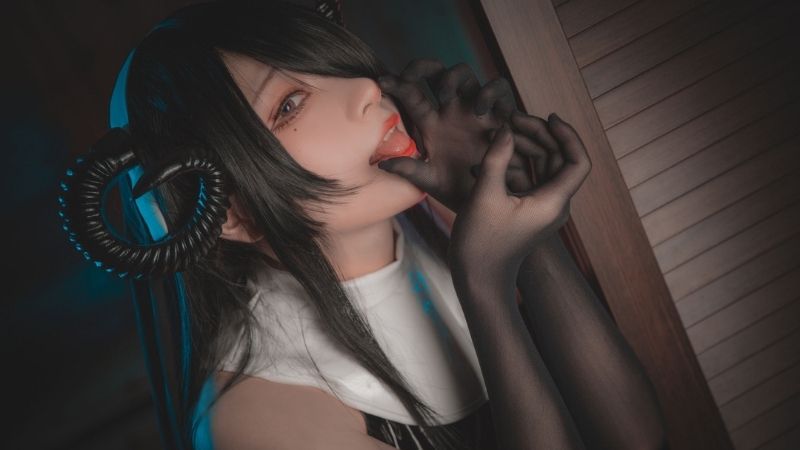 Bộ ảnh cosplay nữ quỷ Succubus phiên bản đầy ma mị, cuốn hút người xem