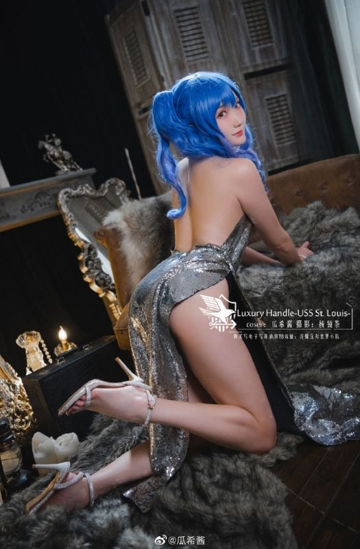 Loạt ảnh cosplay mỹ nhân St. Louis với đôi gò bồng đảo căng tròn