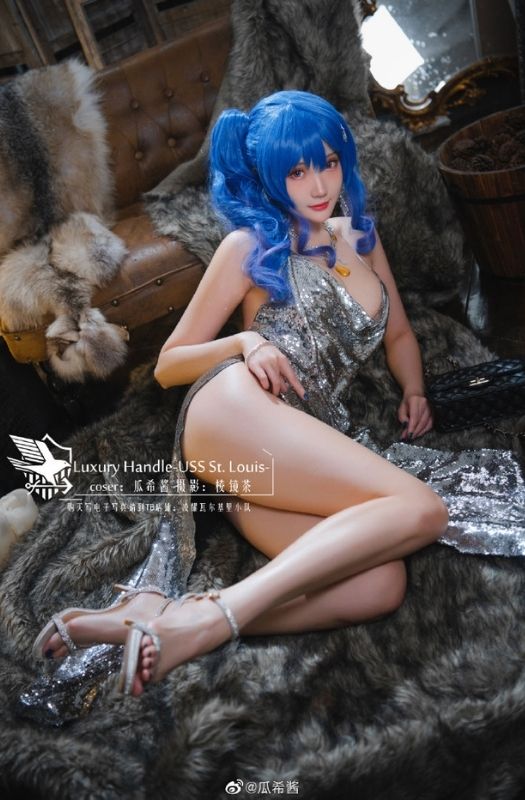 Loạt ảnh cosplay mỹ nhân St. Louis với đôi gò bồng đảo căng tròn